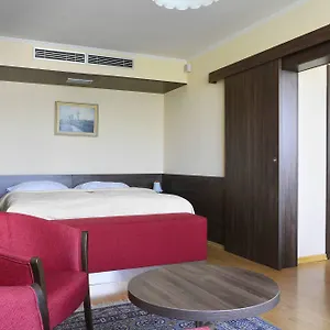 κάντε κράτηση εδώ
